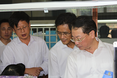 福建省紀(jì)委副書(shū)記、監(jiān)察廳廳長(zhǎng)陳善光一行視察虹潤(rùn)公司